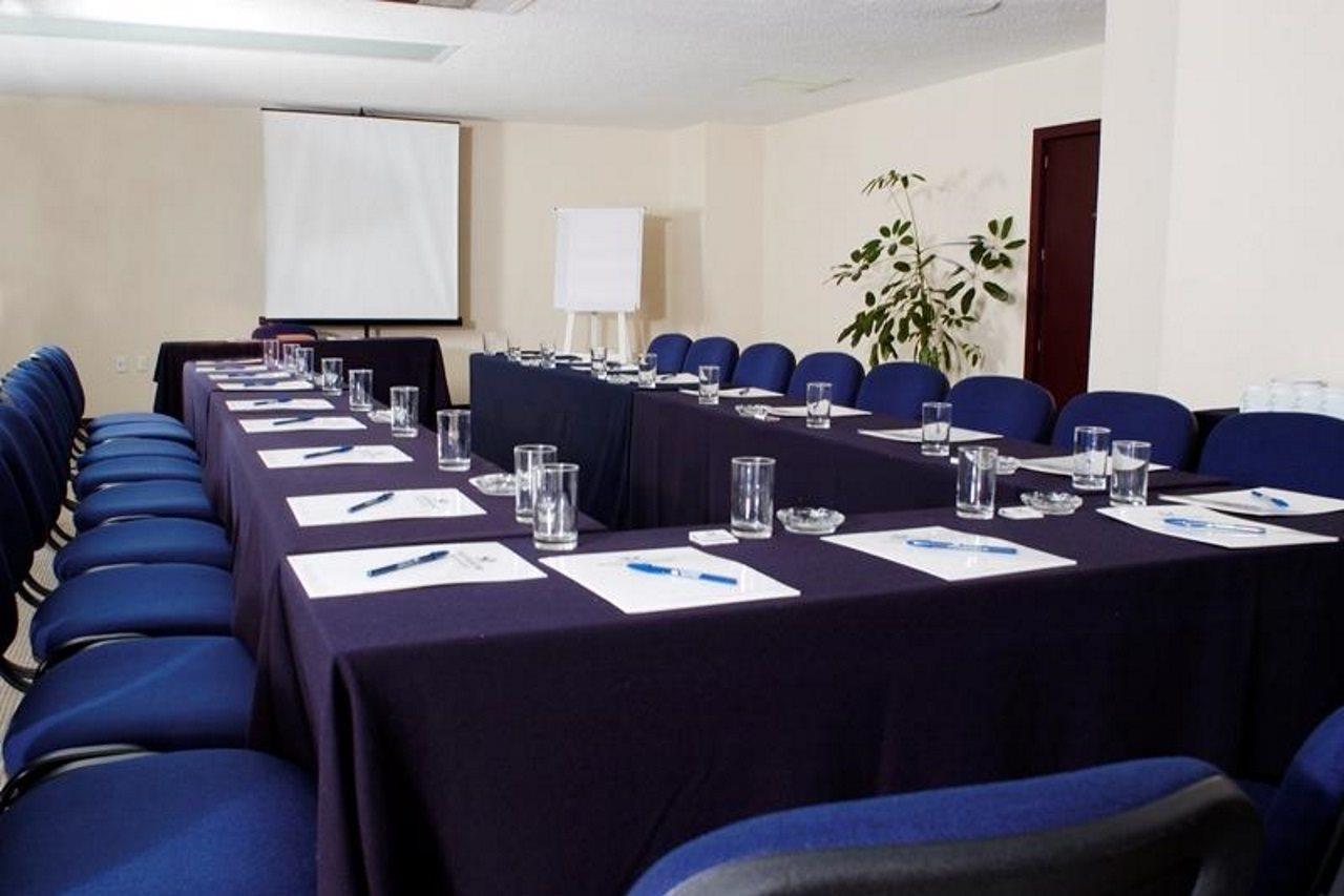 Exe Suites San Marino Mexico By Faciliteter billede Meeting room