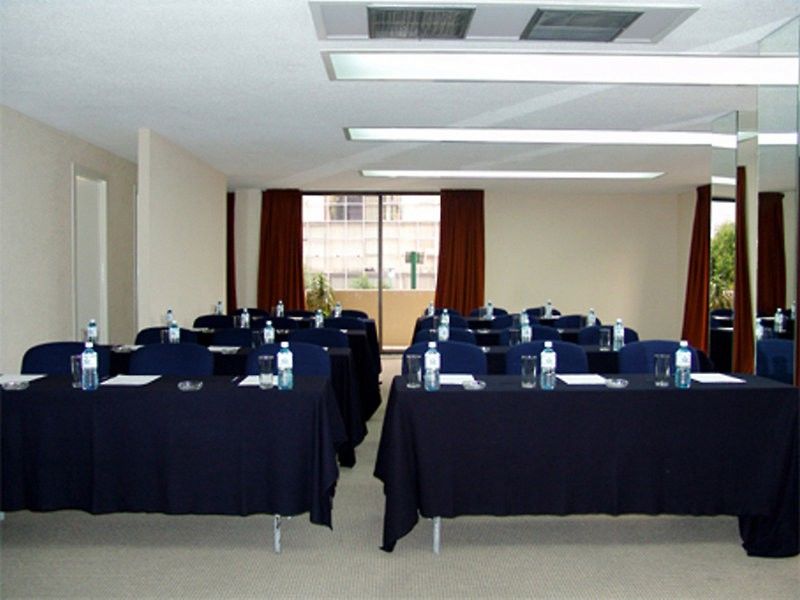Exe Suites San Marino Mexico By Eksteriør billede Meeting room